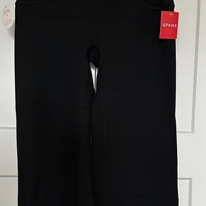 Spanx Booty Boost Active Yoga Pant w/Ankle Flair / Black - NWT